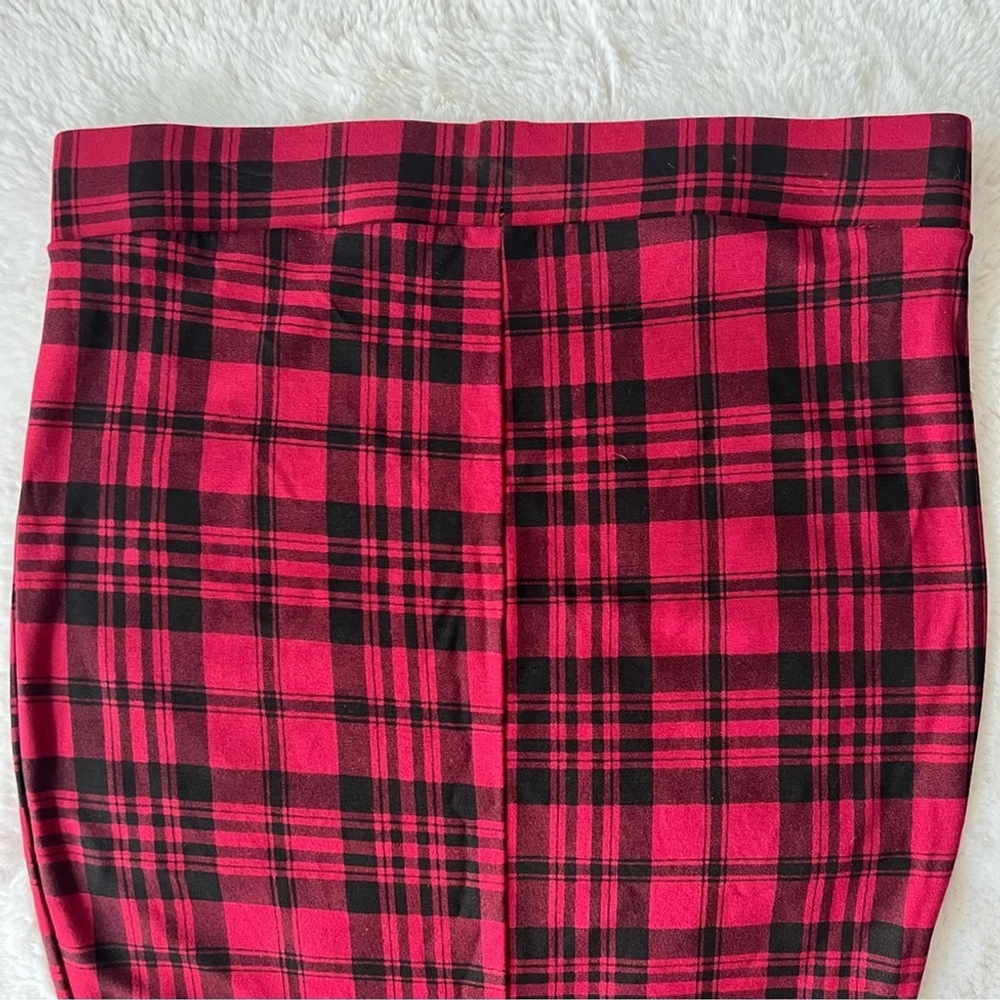 Torrid Red and black plaid pencil skirt - Stretchy - Picture 6 of 7